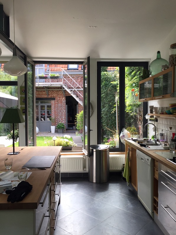 Placer des chassis de fenêtres plus bas pour gagner de la lumière